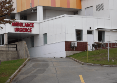 « Dans nos urgences, on travaille extrêmement forts », juge Maxime Bernatchez de Santé Québec Gaspésie