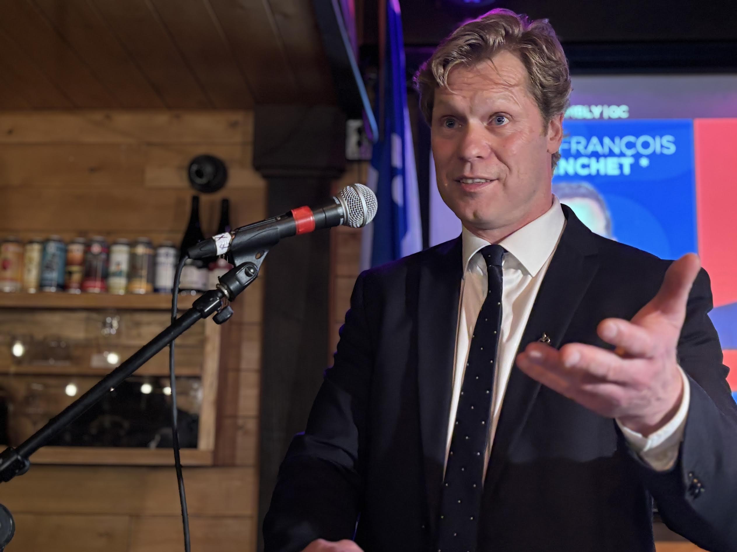 Le bloquiste, Alexis Deschênes, remporte Gaspésie Les-Îles-de-la-Madeleine-Listuguj (Crédit photo prise lors de la soirée électorale : CIEU FM )