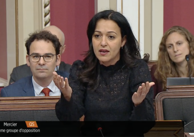 Hausse du prix de l&rsquo;essence : Québec solidaire propose une aide ciblée
