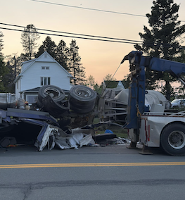 Port-Daniel : un camion de ciment s’est renversé hier soir