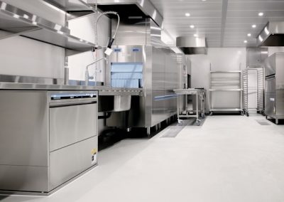 Pourquoi les industries pharmaceutique et agroalimentaire québécoises misent sur l’acier inoxydable sur mesure